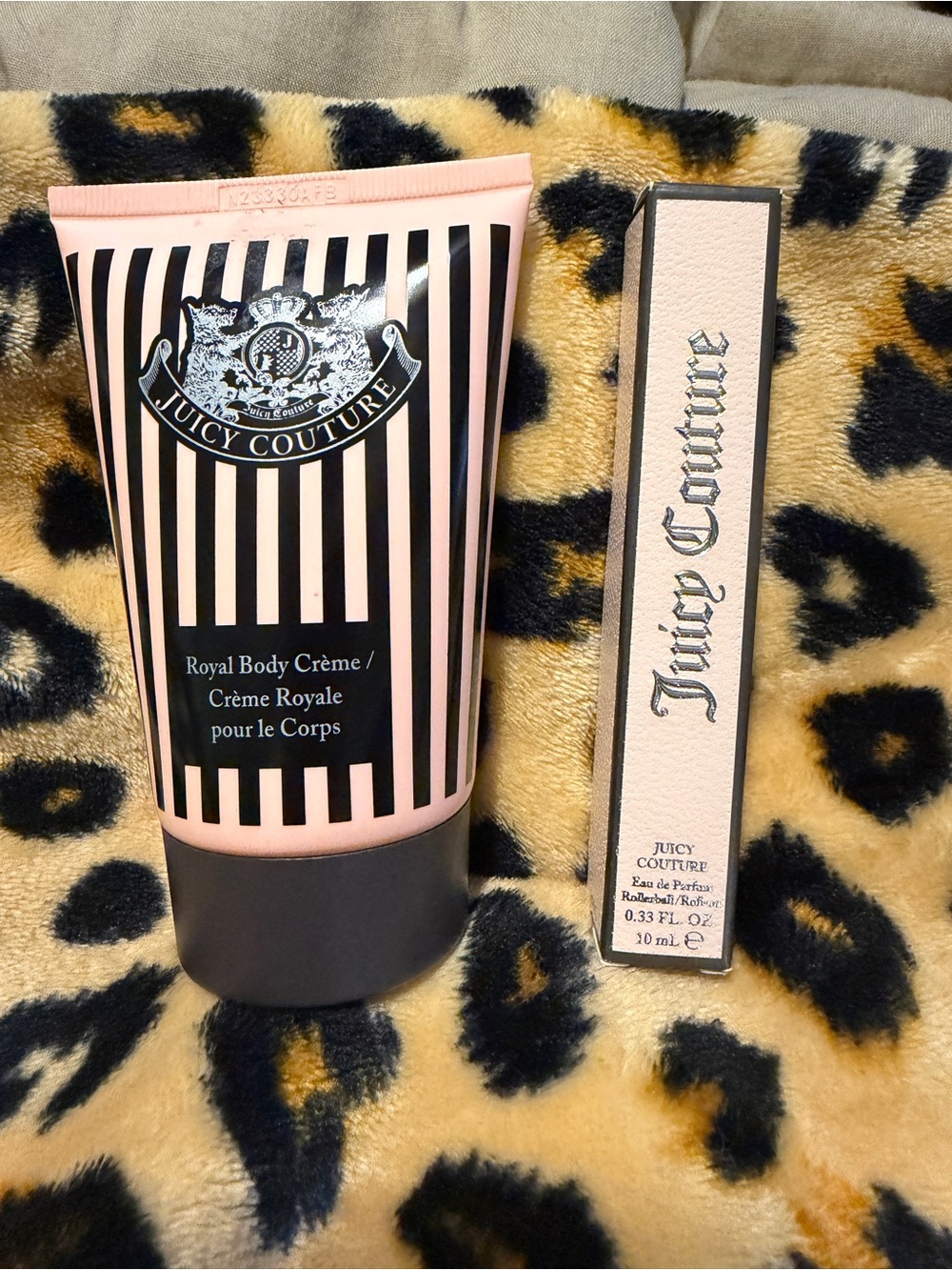 Juicy couture, royal body cream plus roller ball
Perfume